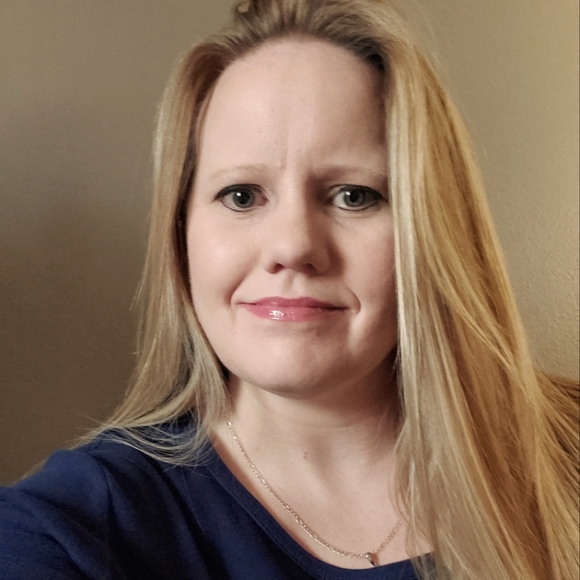 Meet your Posher, Deanna - Picture 1 of 1